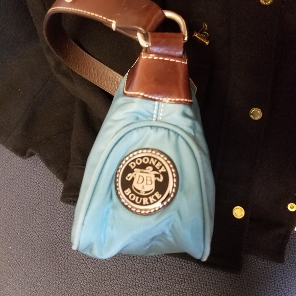 Dooney and Bourke nylon bag - Picture 6 of 8